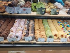 開店当初は大行列だったジャックインザドーナツ。
今日は行列無し。