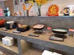 翌朝、ホテルの朝食