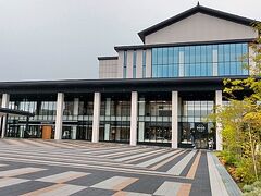 やまぎん県民ホールに入っている、0035 BY KIYOKAWAYAでひと休みすることにします。
山形の「おいしい」を集めた ショップ＆カフェと高級食パンの複合施設だそうです。
