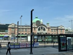 チェックアウト後、今日は仁王山へハイキングに行くことに。地下鉄だと景福宮の駅が近いけど、バスだともっと登山口近くまで行ける。これもまたNaverのおかげでバスが乗りこなせてありがたい。バスはソウル駅前を通過。