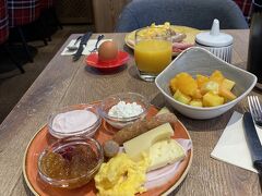 6月16日。ツエルマット最終日です。今日はいい天気になる予報。ゴルナーグラート展望台に行きます。