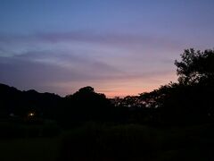 　　　　　　この写真、暗闇の石舞台 芝生広場です　　　　　　　　　　
　　　　　　石舞台まで来たら大丈夫だと思っていたけど
　　　　　　正直、石舞台周辺がいちばんドキドキ
　　　　　　　　
　　　　　　なーんもなくて、灯りもなくて…怖かったぁー( ´△｀)

　　　　　　