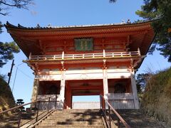 　これは表門の仁王門で、参道を登って来ればここにたどり着きます。