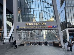 1時間ぐらい余分にかかってペンステーションに到着！
疲れた・・・。
ここから歩いてホテルへ。