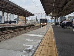 田舎駅から快速加古川行きに乗車し…。

石山駅　11：19
　　　　11：23