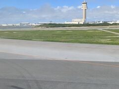 無事に那覇空港に到着。

着陸　15：53