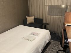 外は大雨・・・
タクシーもつかまらずずぶ濡れの態でチェックイン