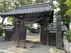 「二の丸裏御殿橋」を渡り「松本神社」へ。

その地の神様にご挨拶。
