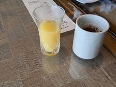 朝食は和食（浜木綿）か養殖（ラメール）の２択

浜木綿に来ました