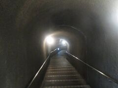 佐渡金山の旧採掘現場である史跡 佐渡金山へ。江戸時代に採掘された宗太夫坑と明治時代以降に採掘された道遊坑があり、両方を見学（片方だけ見学の場合は1000円で、両方セットの場合は1500円）。まずは宗太夫坑へ。