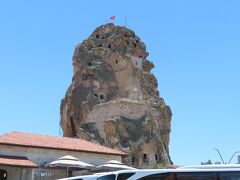 13:20、「オルタヒサール」到着、すばらしい岩塔です。オルタヒサールもウチヒサールと並んで、カッパドキアの名所です。