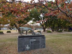 佐世保市街で最初に降り立ったのが「佐世保公園」。木々の葉が色づき始めており、初秋の光景を楽しめました。