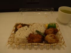 なので、羽田で朝食を買いなおし。
最近機内食が食べれないからこのパターンばかりだなー。

羽田から伊丹に戻って、午前中のうちに帰宅。
濃い週末を過ごすことができました。
