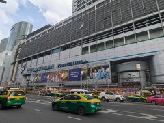 この巨大モールも、衣料品で溢れているっぽいので潜入してみる。

プラティナム ファッションモール。

