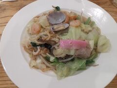翌日の昼は元祖ぴかいちへ。皿うどんです。