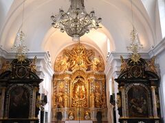 9:30　聖マリア教会
8世紀から9世紀に建築、現在のバロック様式は17世紀のもの