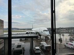 6/28 7:00前に飛行機から出ることが出来ました♪

香港0:17発　チューリッヒ着6:35
12時間20分程のフライトでした♪