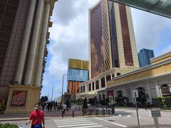 MGMの金銀銅の建物なんて絶対マカオでしか見れなそう。