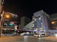 1日目
ここ最近では自分の中では定番となっている夜行バスですが、往復利用でしかも平日ということで、なかなか大変でした...
仕事終わりで一旦帰宅し、やや遅い時間の出発ということもあって、そこまでバタバタすることもなく、今回は大阪駅から夜行バスに揺られて、一路新宿まで向かいます！