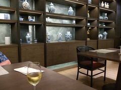 このホテルのレストランのカオマンガイが美味しい！との口コミを見て、夕食にやってきました。『ルエントン レストラン』

日曜日なのでランチには長蛇の列ができていましたが、ディナーなら予約無しでも余裕です。