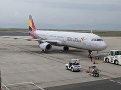 サントリーニまでは3フライト。
まずは、関空よりアシアナ航空にてソウルの仁川空港へ向かいます。
関空からフィンエアーでヘルシンキまで飛ぶと2フライトですむのですが、ソウルからだと燃油サーチャージがかからないので…身体に鞭打って往路は頑張ることに。
