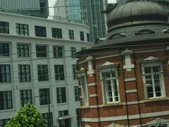 東京駅丸の内北口　正面の建物は東京中央郵便局

かつて東京鉄道郵便局もありました・・・

（半世紀ほど前中郵の４階で郵袋投げのバイトを・時給１００円で・・・）
　