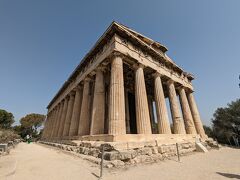 ヘファイストス（テセウス）神殿
ギリシャ国内で最も原型を残している神殿。
紀元前450年頃のもの。