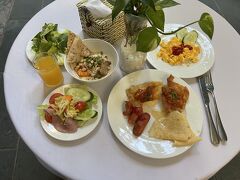 ホイアンセントラルホテルの朝食はベトナム料理と西洋料理がありました。満足のいく朝食です。