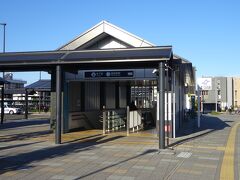そこにあるのが地下鉄薬師堂駅の入口。
