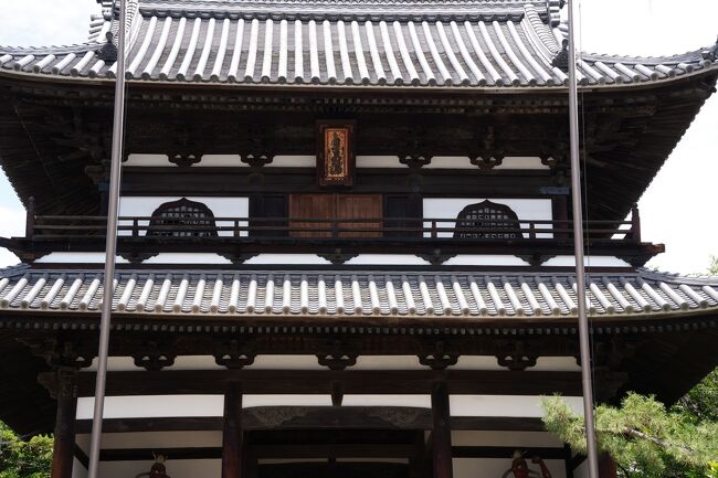 山門、１８４０年創立。