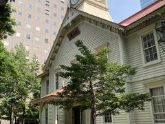 札幌市時計台まで札幌駅から歩いて10分くらい。