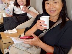 スーツケースを預けて身軽になったら、とっとと出国してクレジットカードのラウンジにてお茶しましょう♪

成田空港のカードラウンジと違ってビールが有料なので、乾杯は機内のお楽しみに^ ^