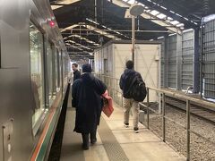 峠～
いまでもここはホームで立ち売り。