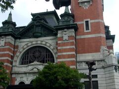 1917（大正6）年に開港50周年記念で建てられたという横浜市開港記念会館も保存が良い。