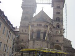 大聖堂とトラム