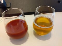 始まりはANAラウンジ。