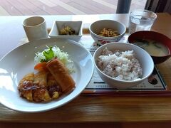 長崎県庁内にある食堂、シェ・デジマでランチ。