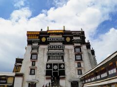 天空に映える
ポタラ宮へ