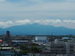 月山