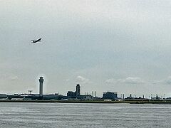 羽田空港を回り込みました。