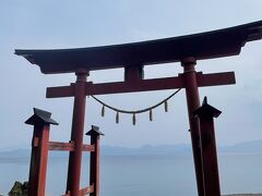 御座石神社

社名は慶安3年に佐竹藩主義隆公が田沢湖を遊覧した際、腰をかけて休んだことに由来するそうです。