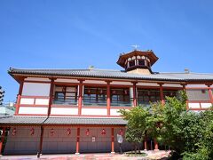 飛鳥乃湯
建物コンセプトは、聖徳太子の来浴や斉明天皇の行幸などの物語や伝説が残る日本最古といわれる温泉にふさわしい飛鳥時代の建築様式を取り入れた湯屋。