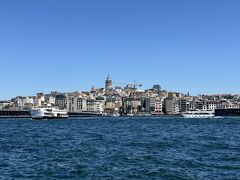 エミノニュから見た新市街方面

ガラタ塔が相変わらずかわいい