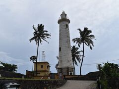 旧市街の南端までやってきた。1938年につくられた灯台がそびえ立つ。