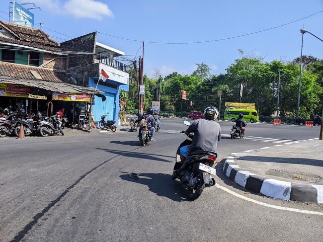 ベチャの座席はハンドルより前にあるので開放感があって爽快！<br />