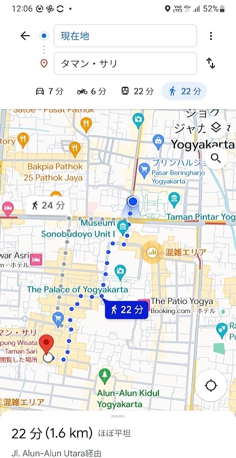 次の目的地のタマン・サリまで歩きます！<br />ルートは懲りずに最短で。<br />