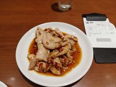名古屋食べ歩き、お買い物三昧の1日も終わり、〆は名古屋駅の味仙。
私調べだが名古屋の味仙各店舗の中でここが一番美味しい。
小袋はマスト