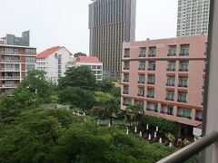 5,【Centara Residence＆Suites】
今回の宿泊コンドからの景色。
右手は、アレカロッジ。

Centara Azure Hotel Pattayaの中に、このコンドが併設されています。