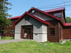 ギャラリー（木造校舎）入口
