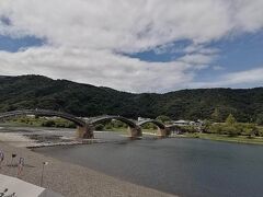 窓の外は錦帯橋です(^^)